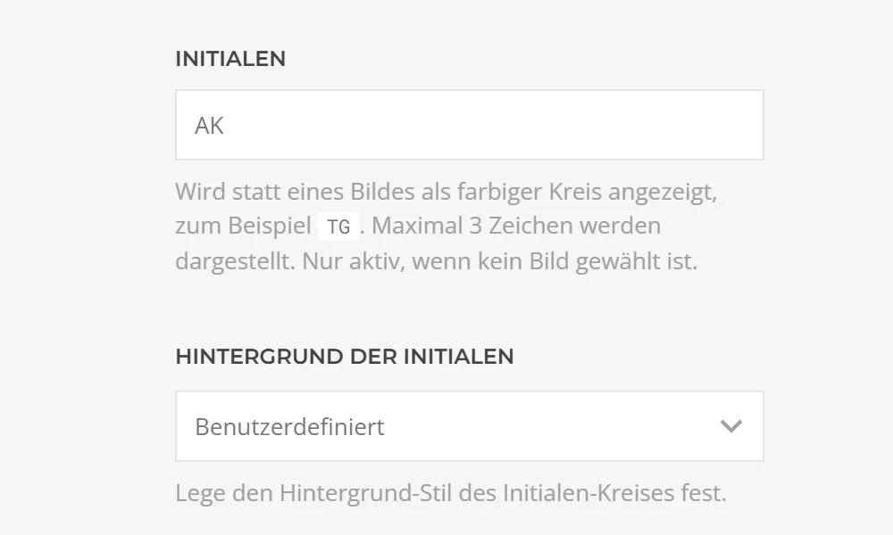 Avatar-Eintrag in Avatar Circles für YOOtheme Pro: Initialen statt Bild anzeigen und den Hintergrund des Initialen-Kreises festlegen, etwa benutzerdefiniert